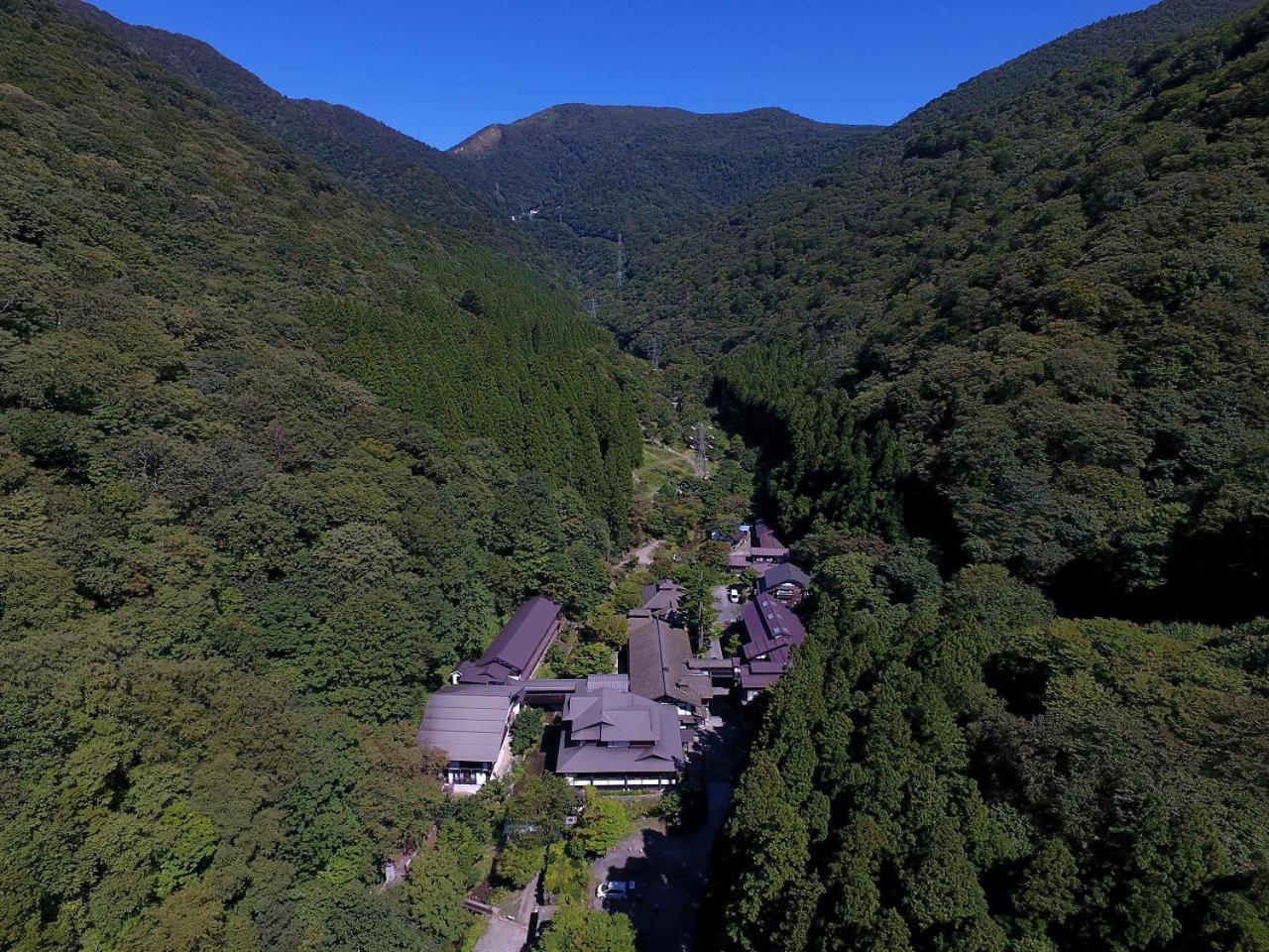 ホテル 法師温泉 長寿館 みなかみ町 エクステリア 写真