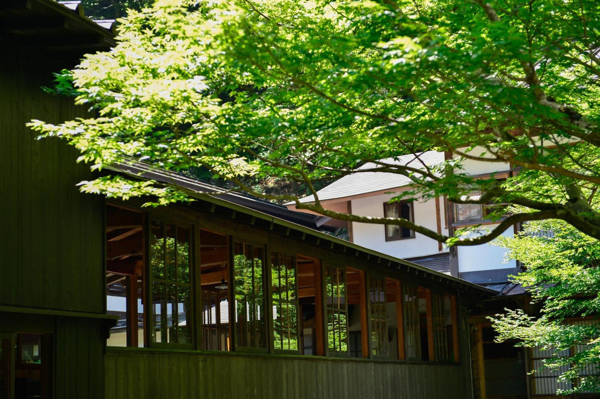 ホテル 法師温泉 長寿館 みなかみ町 エクステリア 写真