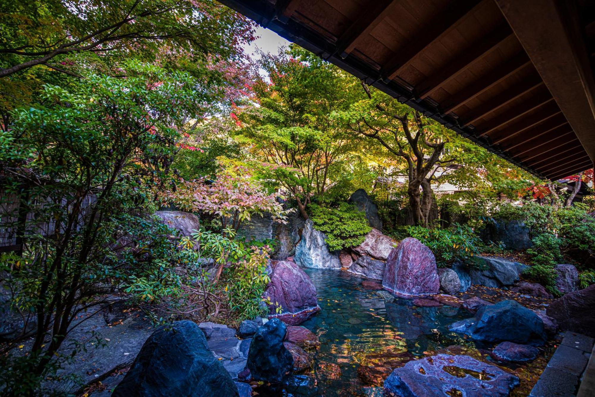 ホテル 法師温泉 長寿館 みなかみ町 エクステリア 写真